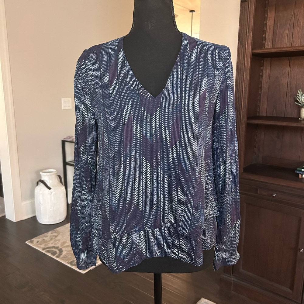Cloth & Stone by Anthropologie Dotted Herringbone V-Neck Blouse